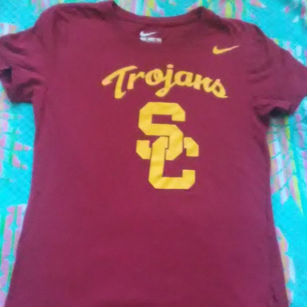 USC Nike Size S Trojans tee short sleeve